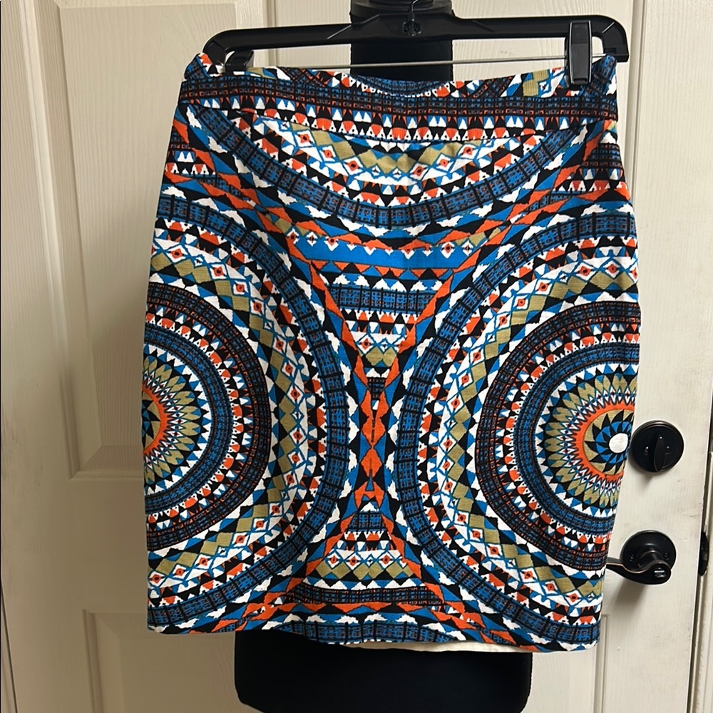 Anthropologie Tabitha Kaleidoscope Olmeda
Skirt pencil tribal Size 2, EUC